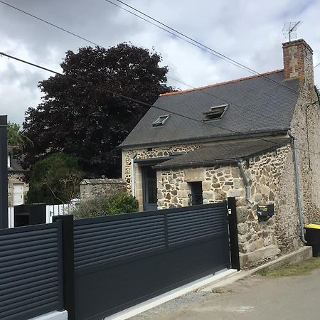 Maison En Pierre A La Campagne Proche De La Mer Plourhan エクステリア 写真